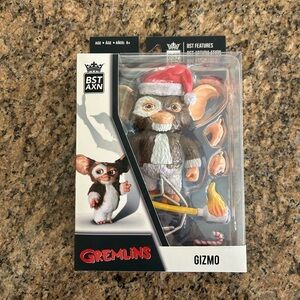 NWT Unopened Gremlins “Gizmo” Figurine with Multiple Accessories. Ages 8+.